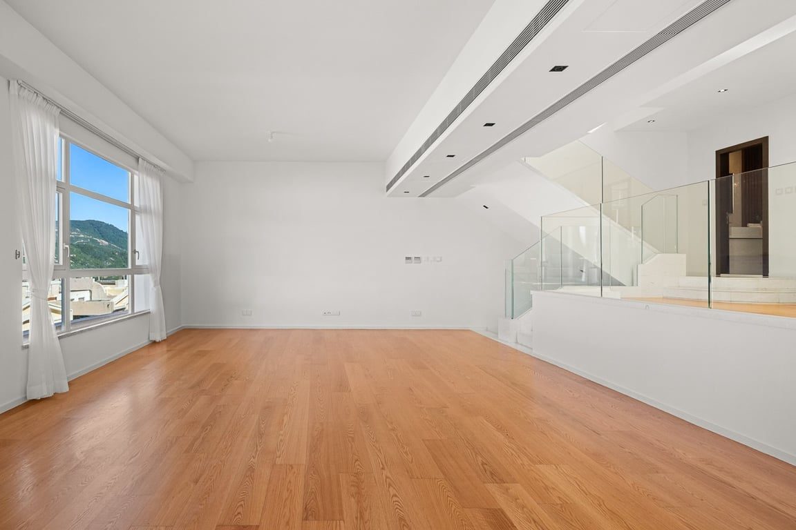 photo 4 — Redhill Peninsula - Cedar Drive, Tai Tam