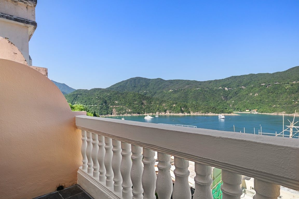 photo 8 — Redhill Peninsula - Cedar Drive, Tai Tam