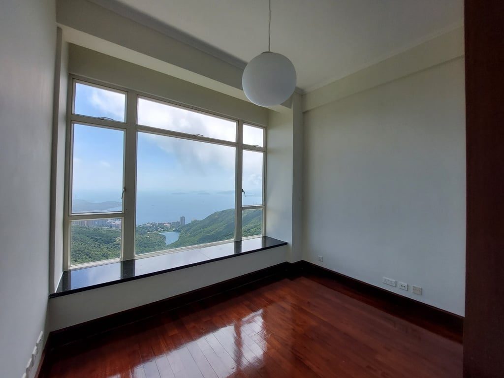 photo 4 — The Mount Austin, The Peak