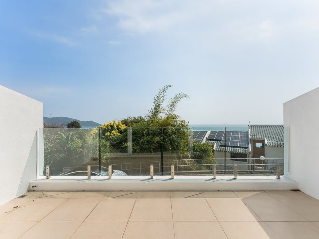 photo 2 — Leyburn Villas, Lantau Island