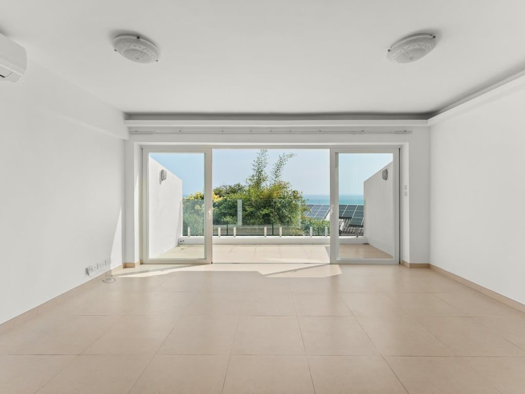 photo 3 — Leyburn Villas, Lantau Island