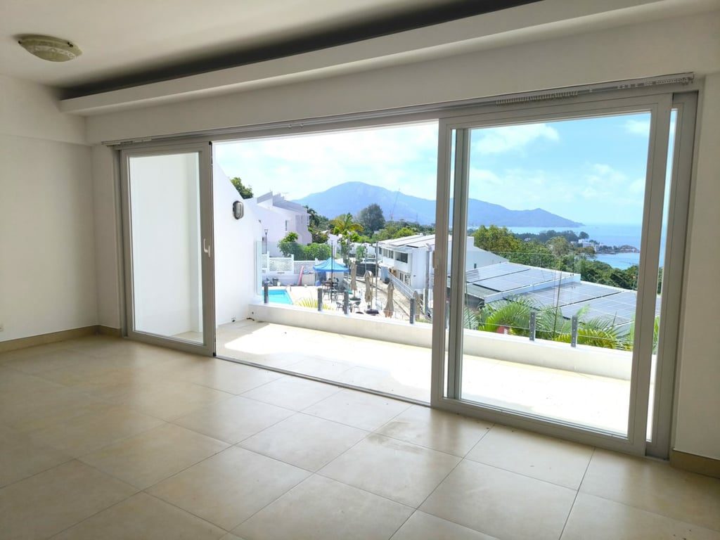 photo 2 — Leyburn Villas, Lantau Island
