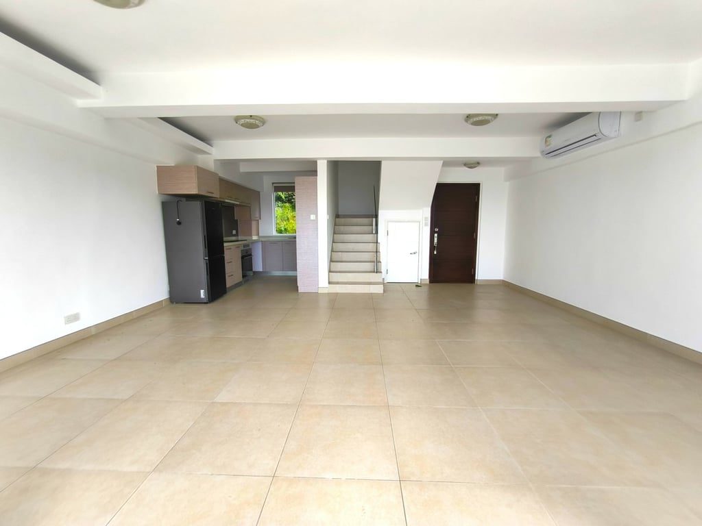 photo 4 — Leyburn Villas, Lantau Island