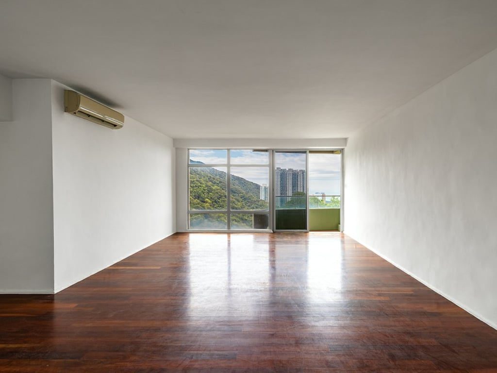 photo 2 — The Rozlyn, Repulse Bay