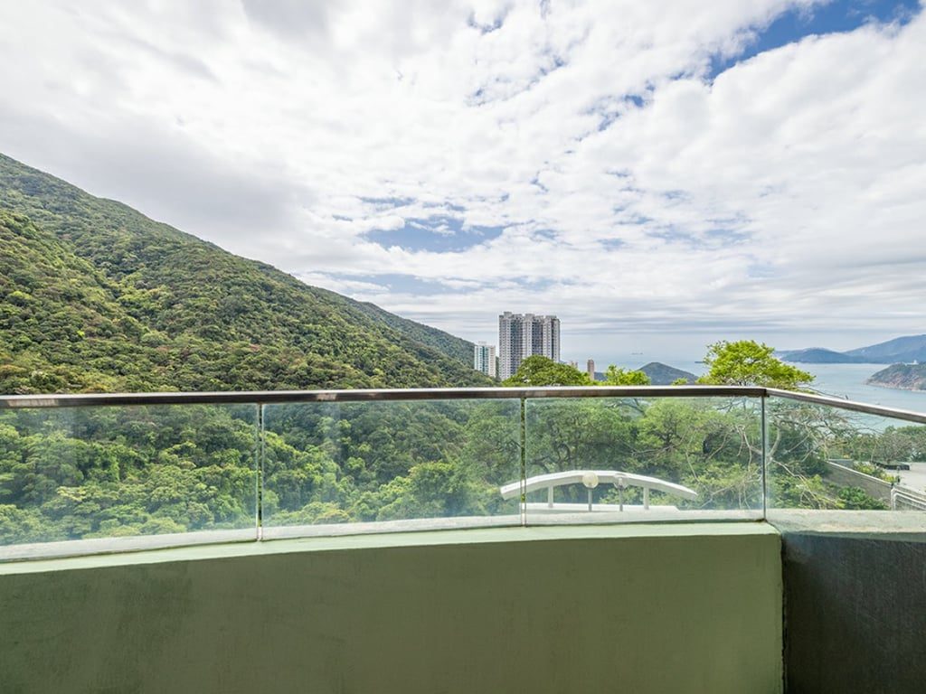 photo 3 — The Rozlyn, Repulse Bay