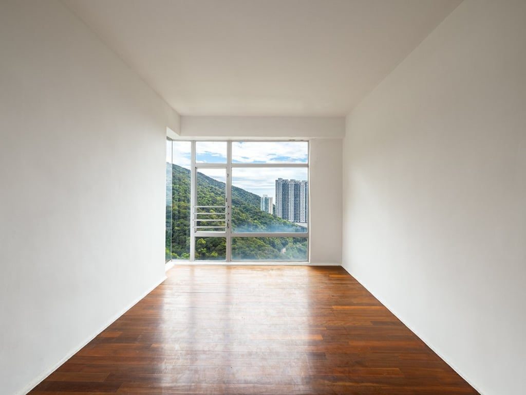 photo 4 — The Rozlyn, Repulse Bay