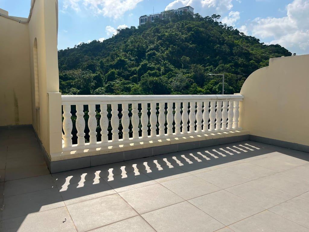 photo 4 — Redhill Peninsula - Palm Drive, Tai Tam
