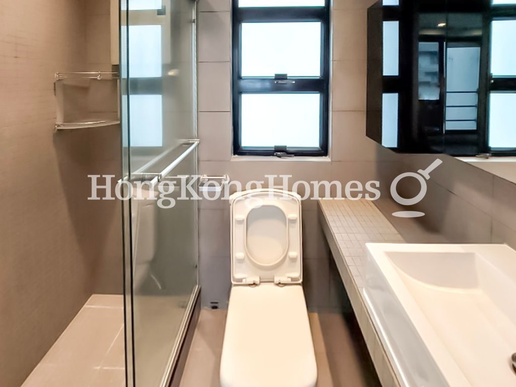 Bathroom — Lai Sing Building, Happy Valley