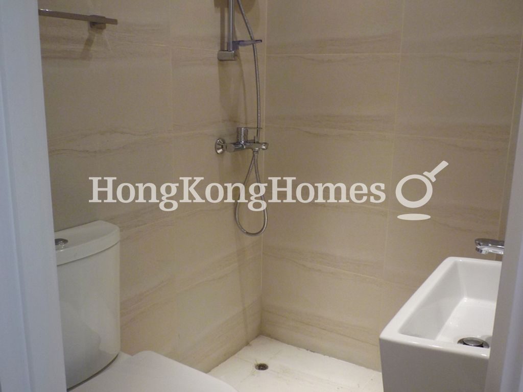 Master Bathroom — U Lam Terrace, 3, Sheung Wan