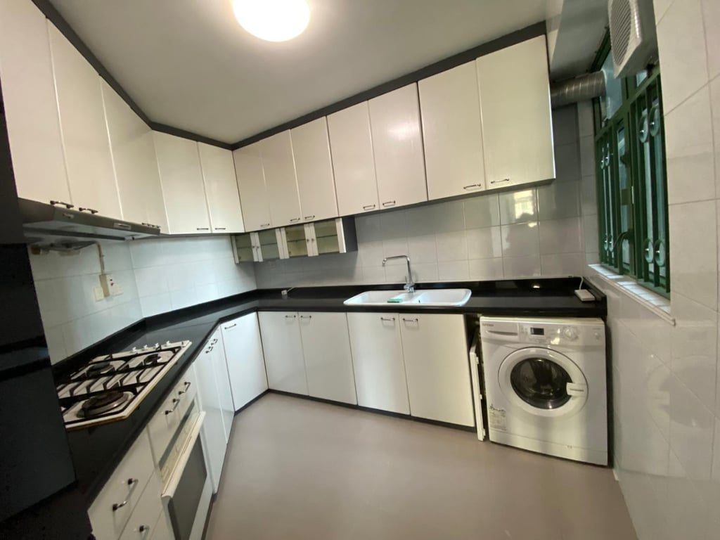 photo 4 — Robinson Place, Mid Levels West