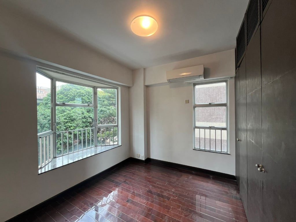 photo 3 — The Regalis, Pok Fu Lam