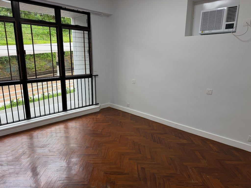photo 14 — Pine Grove, Pok Fu Lam
