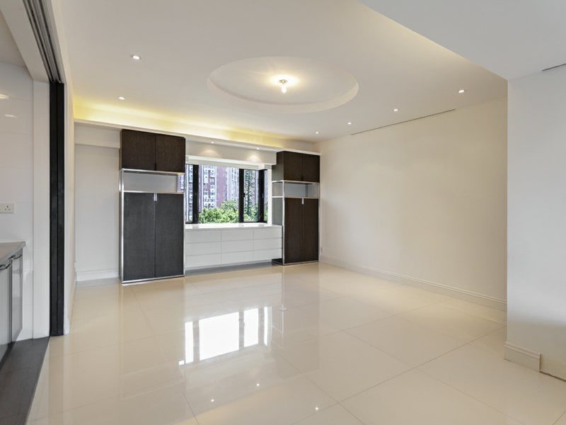 photo 12 — Woodbury Court, Pok Fu Lam