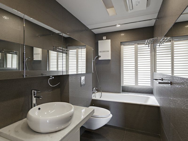photo 4 — Woodbury Court, Pok Fu Lam