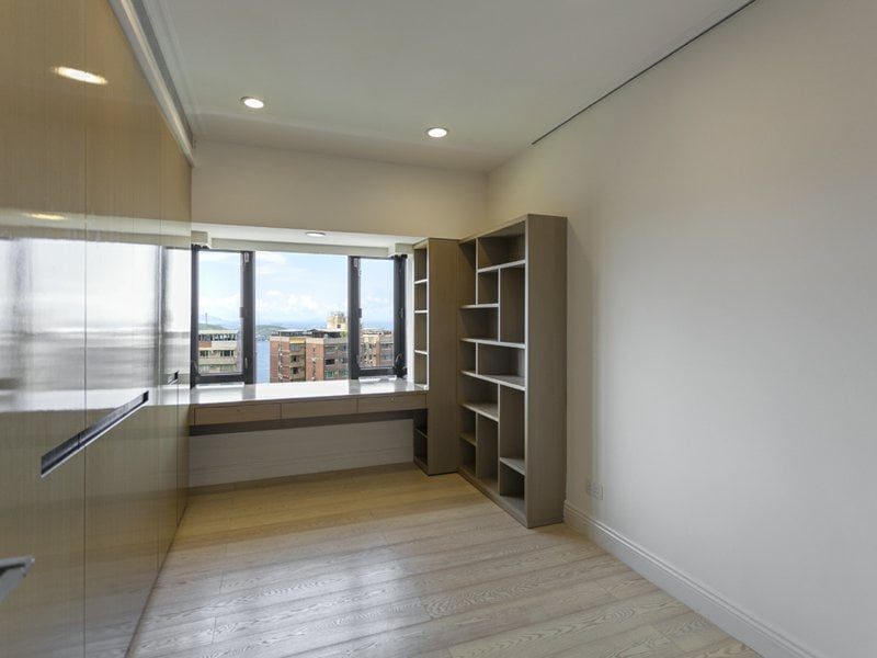 photo 5 — Woodbury Court, Pok Fu Lam