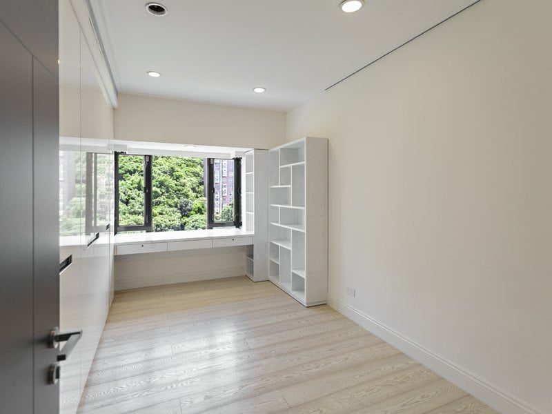 photo 6 — Woodbury Court, Pok Fu Lam