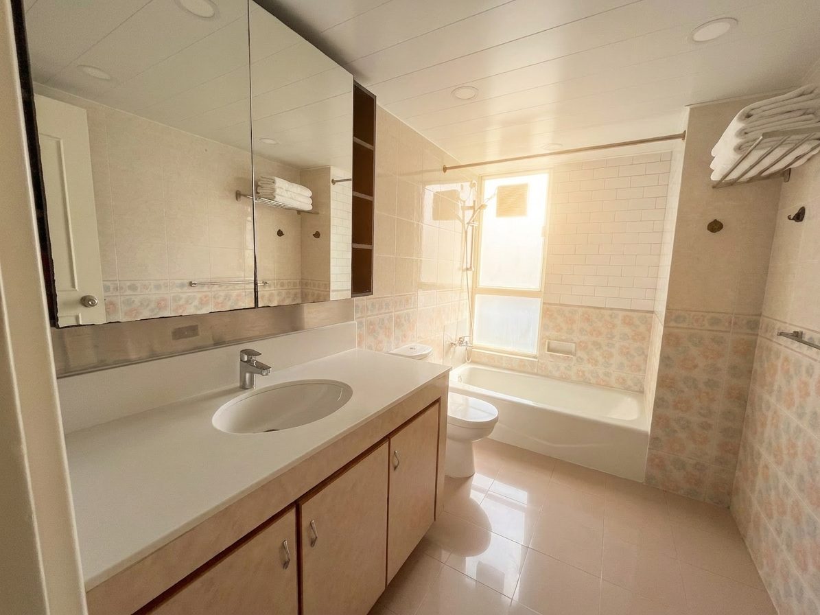 photo 8 — Redhill Peninsula Apartment, Redhill Peninsula