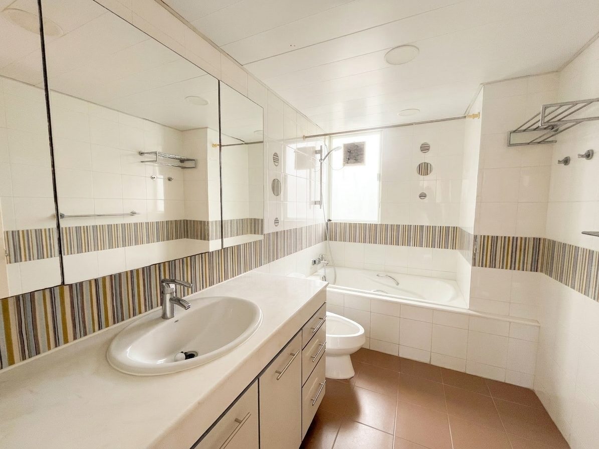 photo 7 — Redhill Peninsula Apartment, Redhill Peninsula