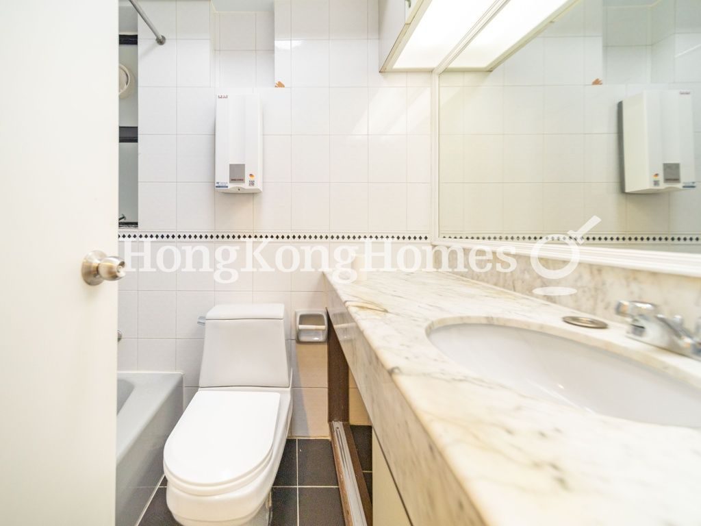 Guest Bathroom — Illumination Terrace I, Tai Hang