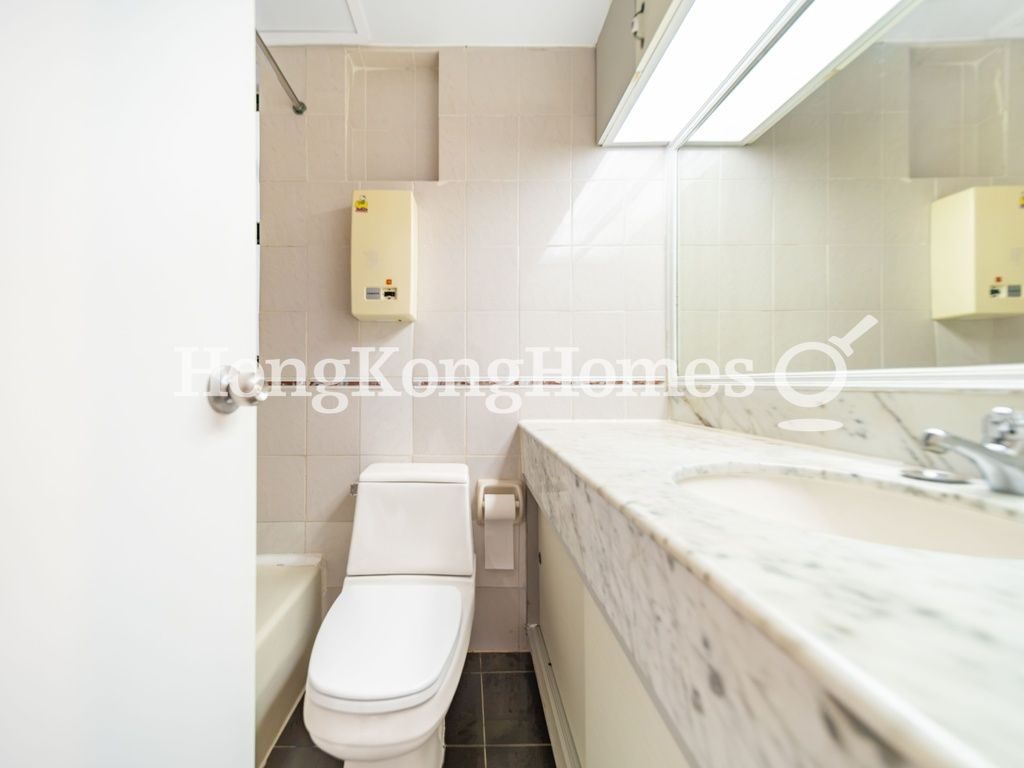 Master Bathroom — Illumination Terrace I, Tai Hang