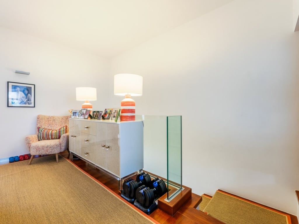 photo 15 — Grosse Pointe Villa, Stanley