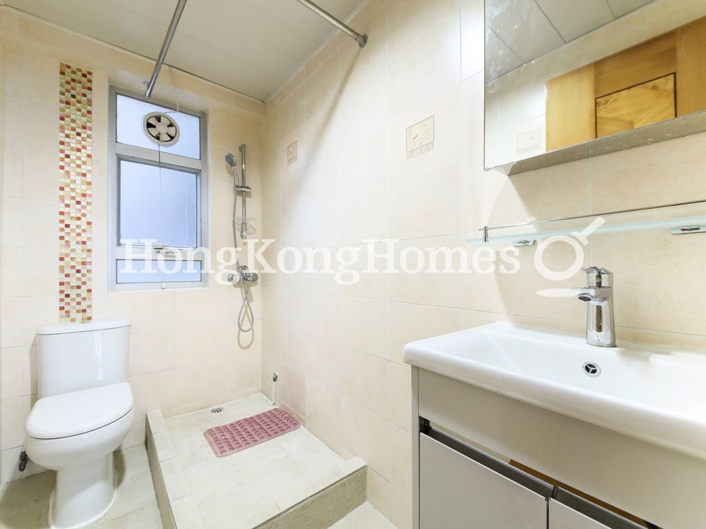 Guest Bathroom — Lai King Mansion, Quarry Bay