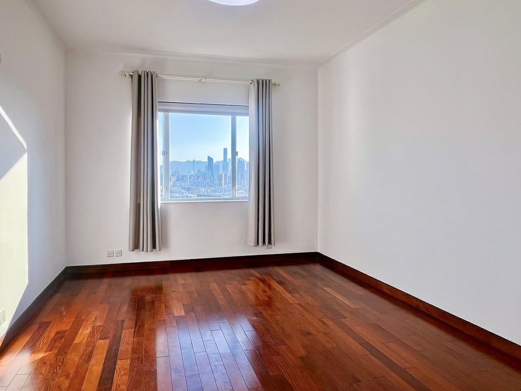 photo 3 — Luso Apartments, Kowloon Tong