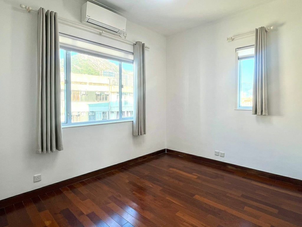 photo 6 — Luso Apartments, Kowloon Tong
