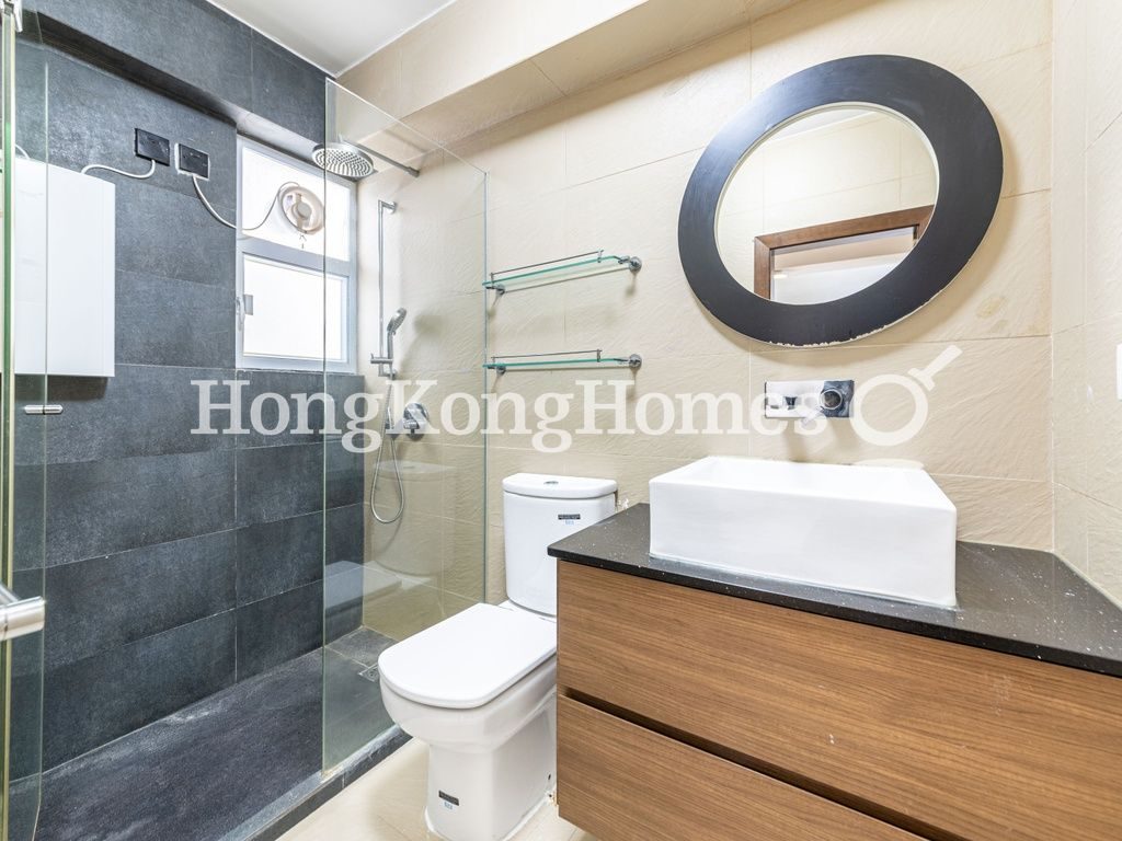 Second Ensuite Bathroom — Nikken Heights, Mid-levels West