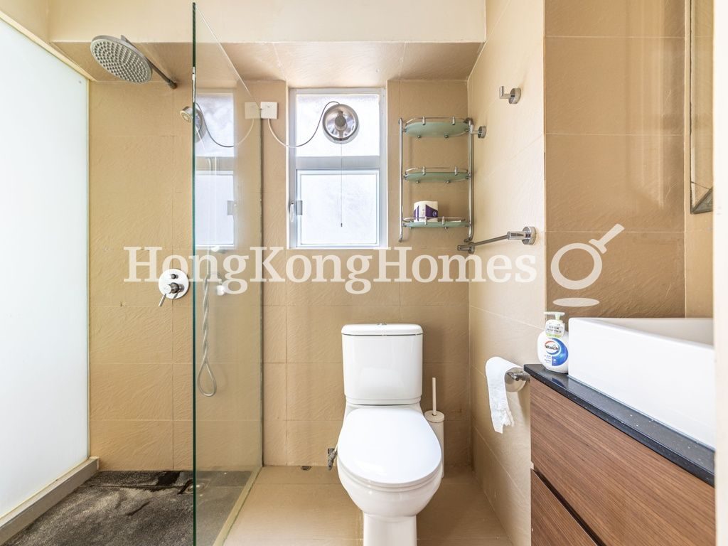 Master Bathroom — Nikken Heights, Mid-levels West