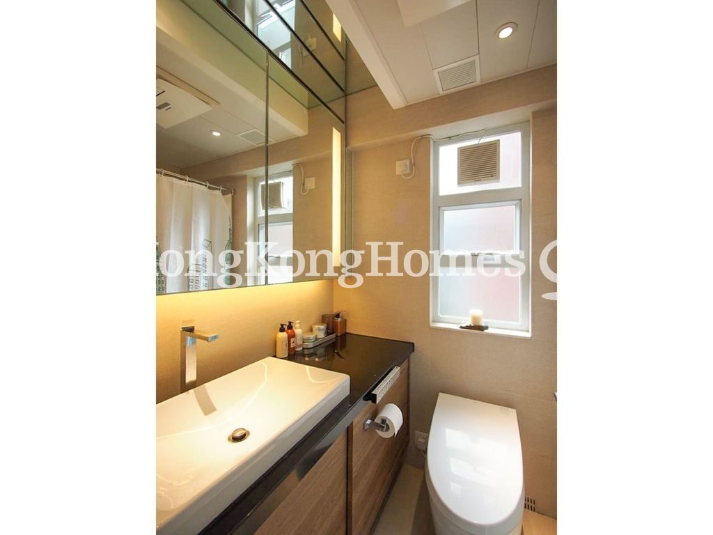 Master Bathroom — Primrose Court, Mid-levels West
