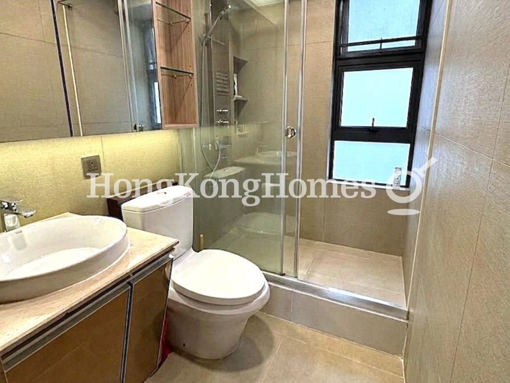 Guest Bathroom — Robinson Heights III, Mid-levels West