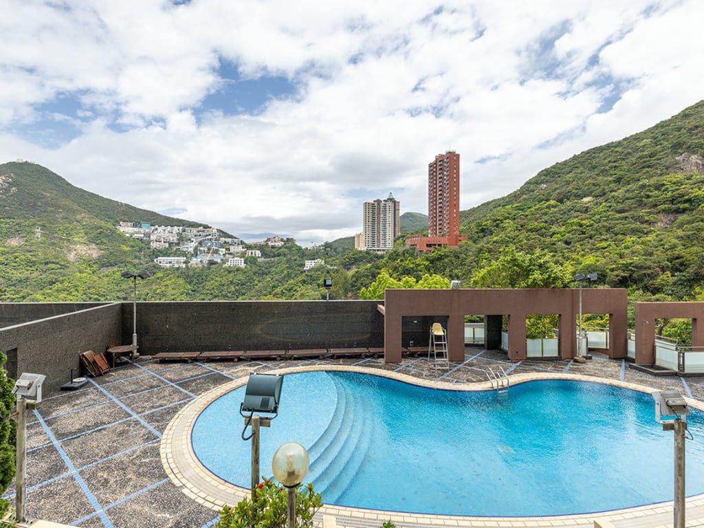 photo 10 — The Rozlyn, Repulse Bay