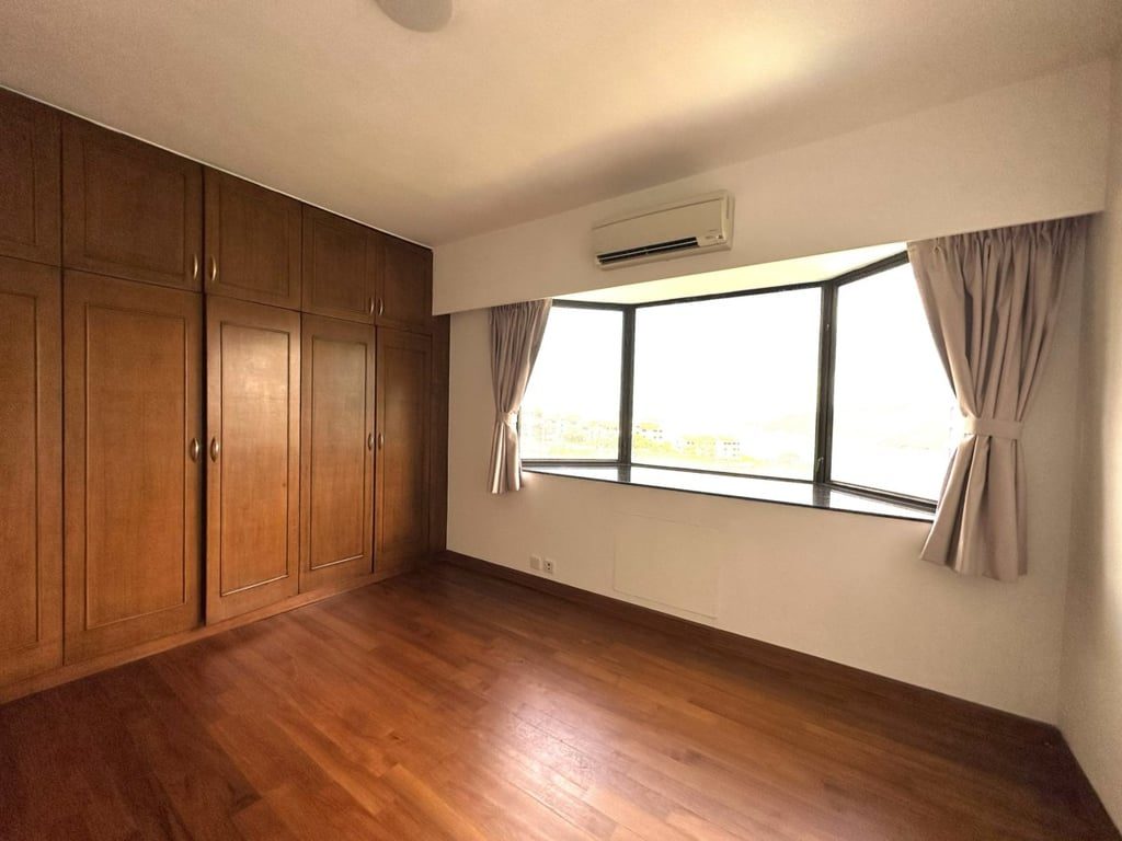 photo 5 — South Bay Towers, South Bay