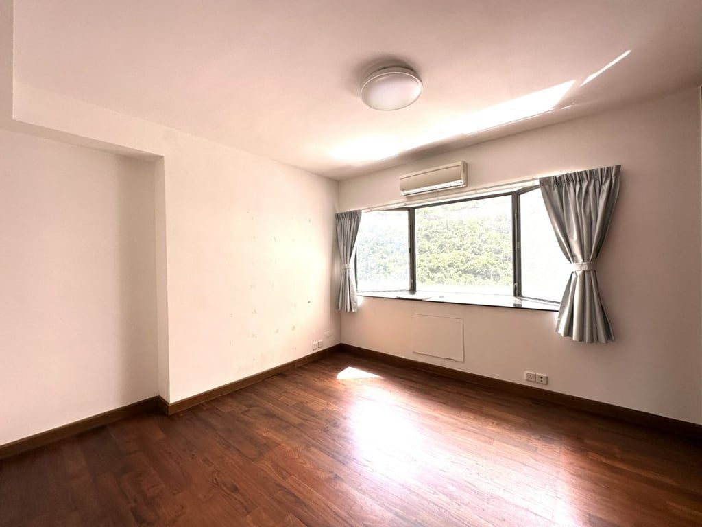 photo 10 — South Bay Towers, South Bay