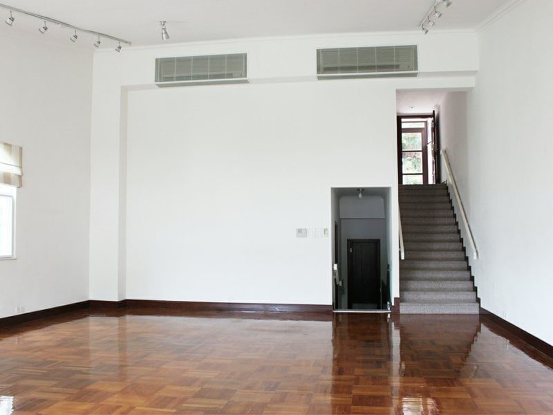 photo 4 — 13-25 Ching Sau Lane, Chung Hom Kok