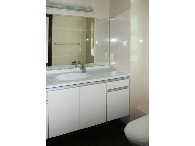 photo 10 — 13-25 Ching Sau Lane, Chung Hom Kok