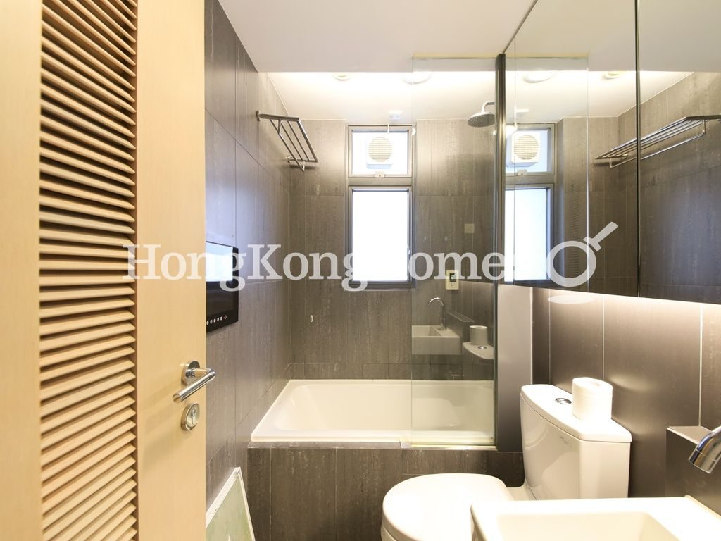 Master Bathroom — The Oakhill, Wan Chai