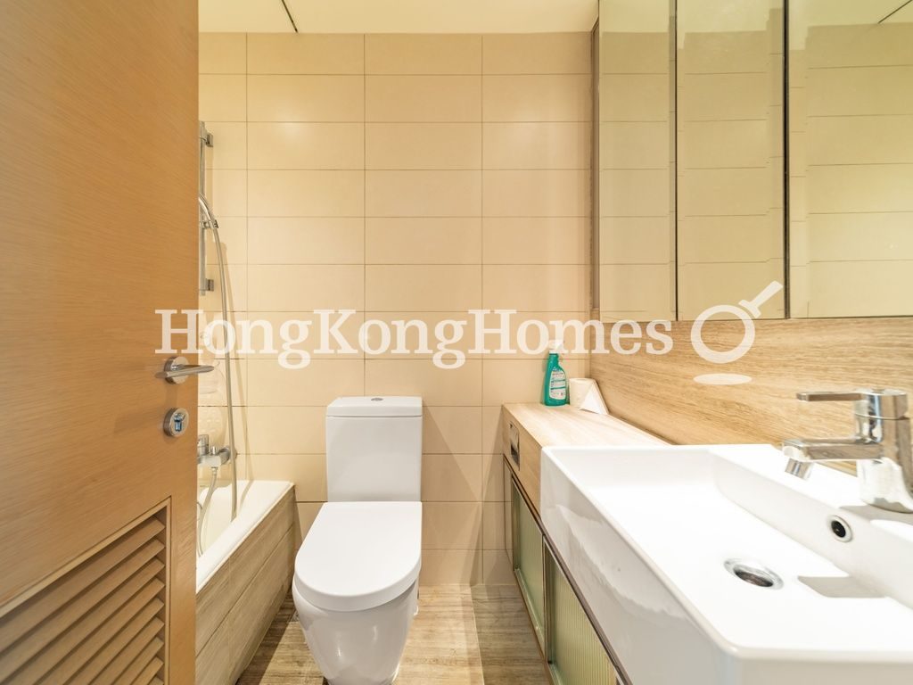 Guest Bathroom — Island Crest - Tower 1, Sai Ying Pun