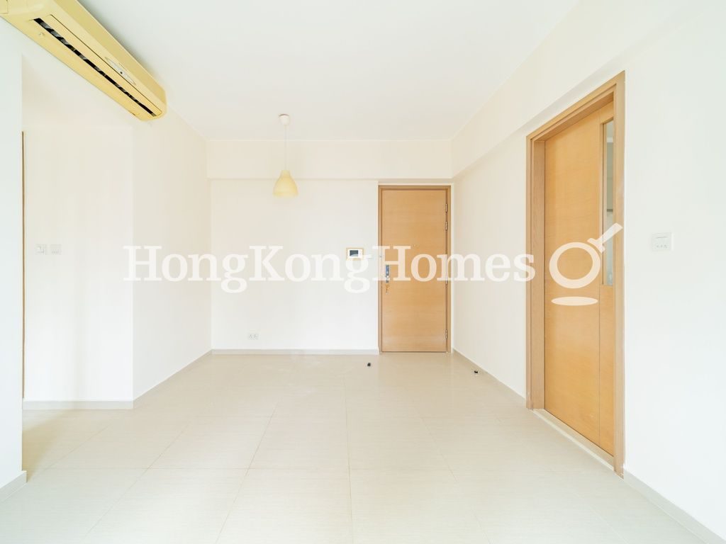 Living and Dining Room — Island Crest - Tower 1, Sai Ying Pun