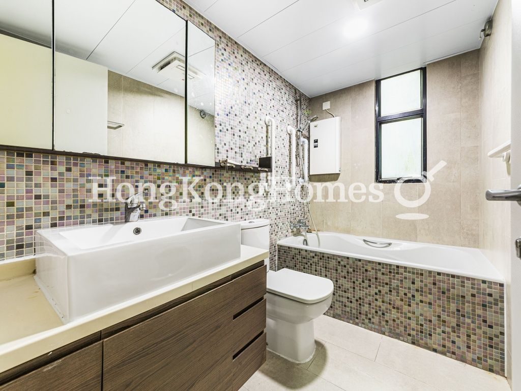 Bathroom — Broom Garden - Block 01, Happy Valley