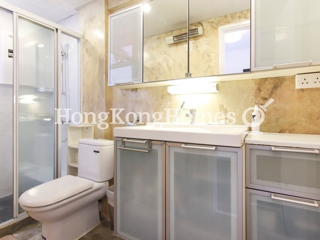 Master Bathroom — Grandview Tower - Block A, Mid-levels East