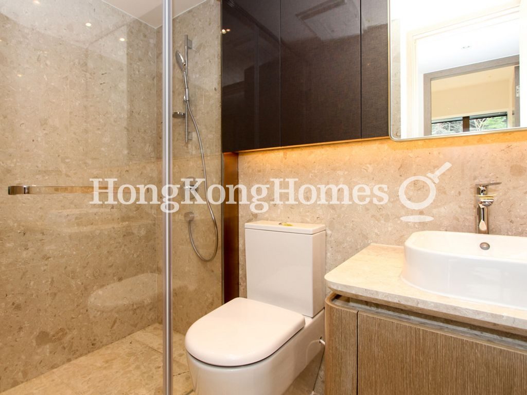 Guest Bathroom — Island Garden, Shau Kei Wan