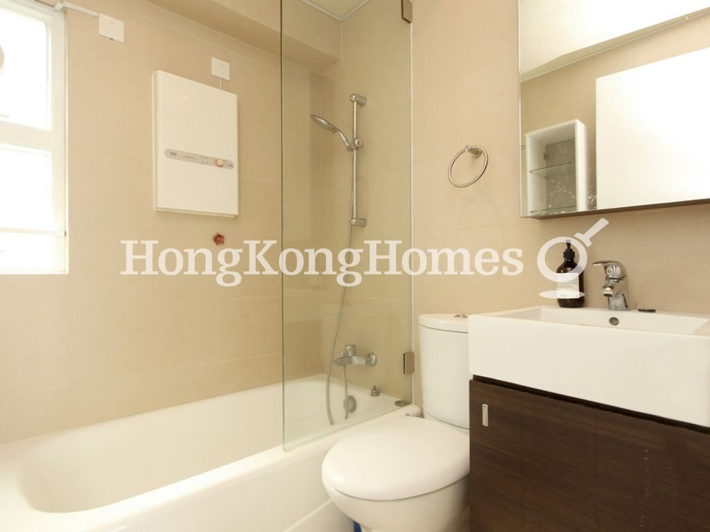 Guest Bathroom — Villa Serene, Central