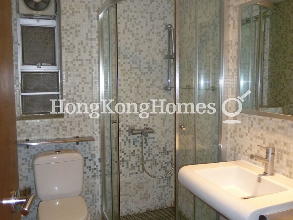 Guest Bathroom — Grandview Tower - Block A, Mid-levels East