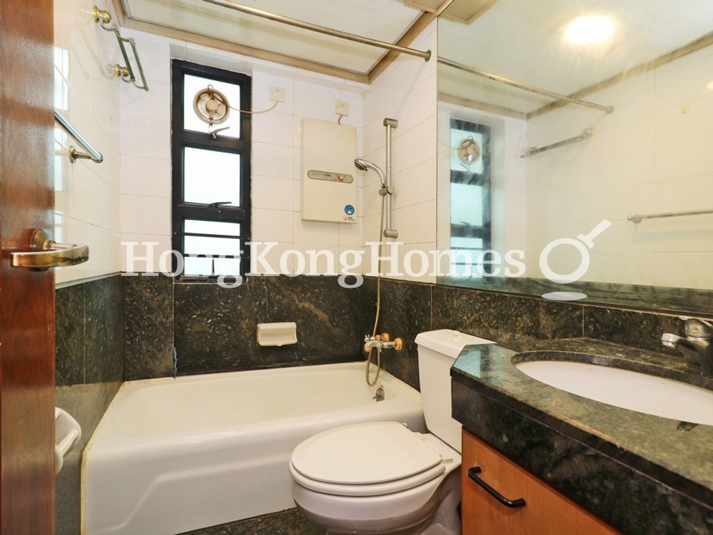 Guest Bathroom — Fairview Height, Mid-levels West