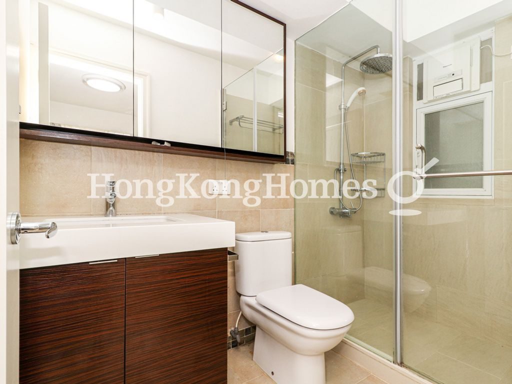 Master Bathroom — City Garden - Block 04, North Point