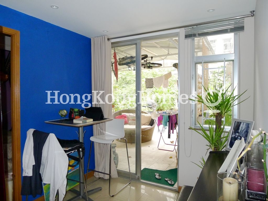 Living Room — Hang Yue Building, Sai Ying Pun