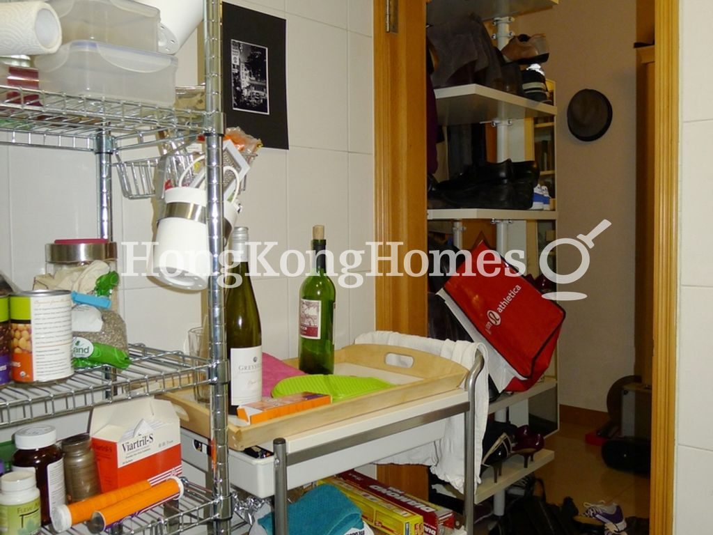Kitchen — Hang Yue Building, Sai Ying Pun