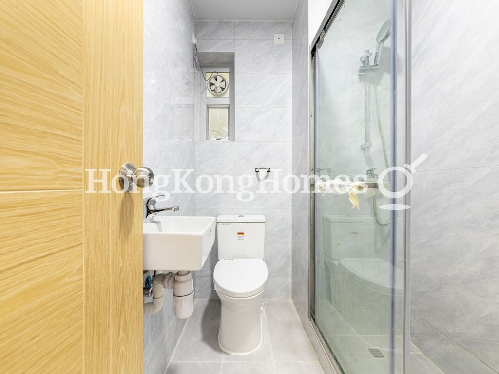 Guest Bathroom — Hoover Mansion, Mid-levels West